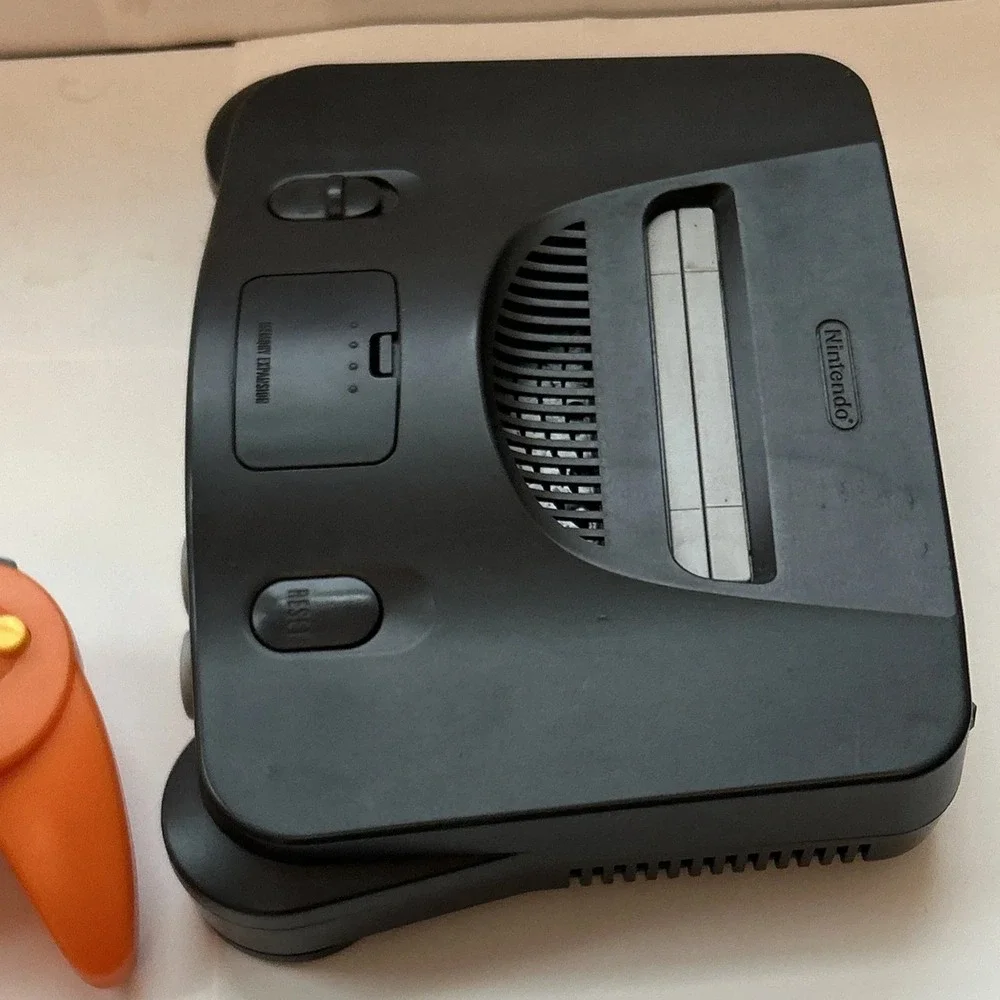 Nintendo 64 N64 Console Bundle Controller + Tested + WWF ATTITUDE & WAR ZONE